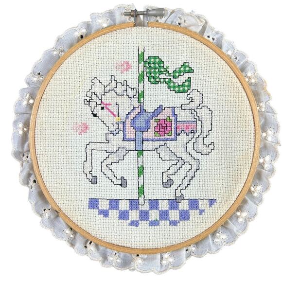 Vintage- Carousel Horse- Needlepoint Finished Artwork- ruffled edges- some wear - Picture 1 of 7